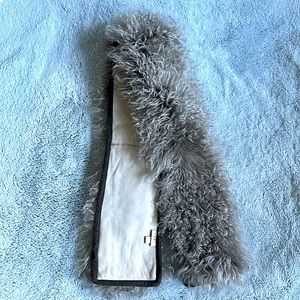 UGG * Shearling Neck Scarf Collar Plush Grey NWOT